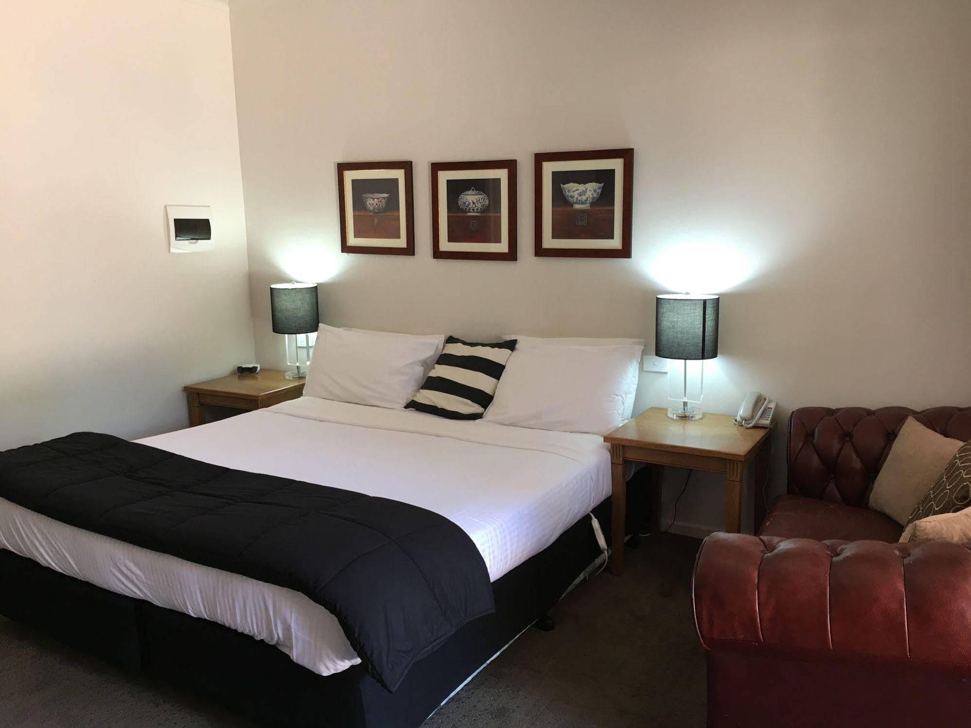 Norwood House Motel & Receptions Mornington Bagian luar foto