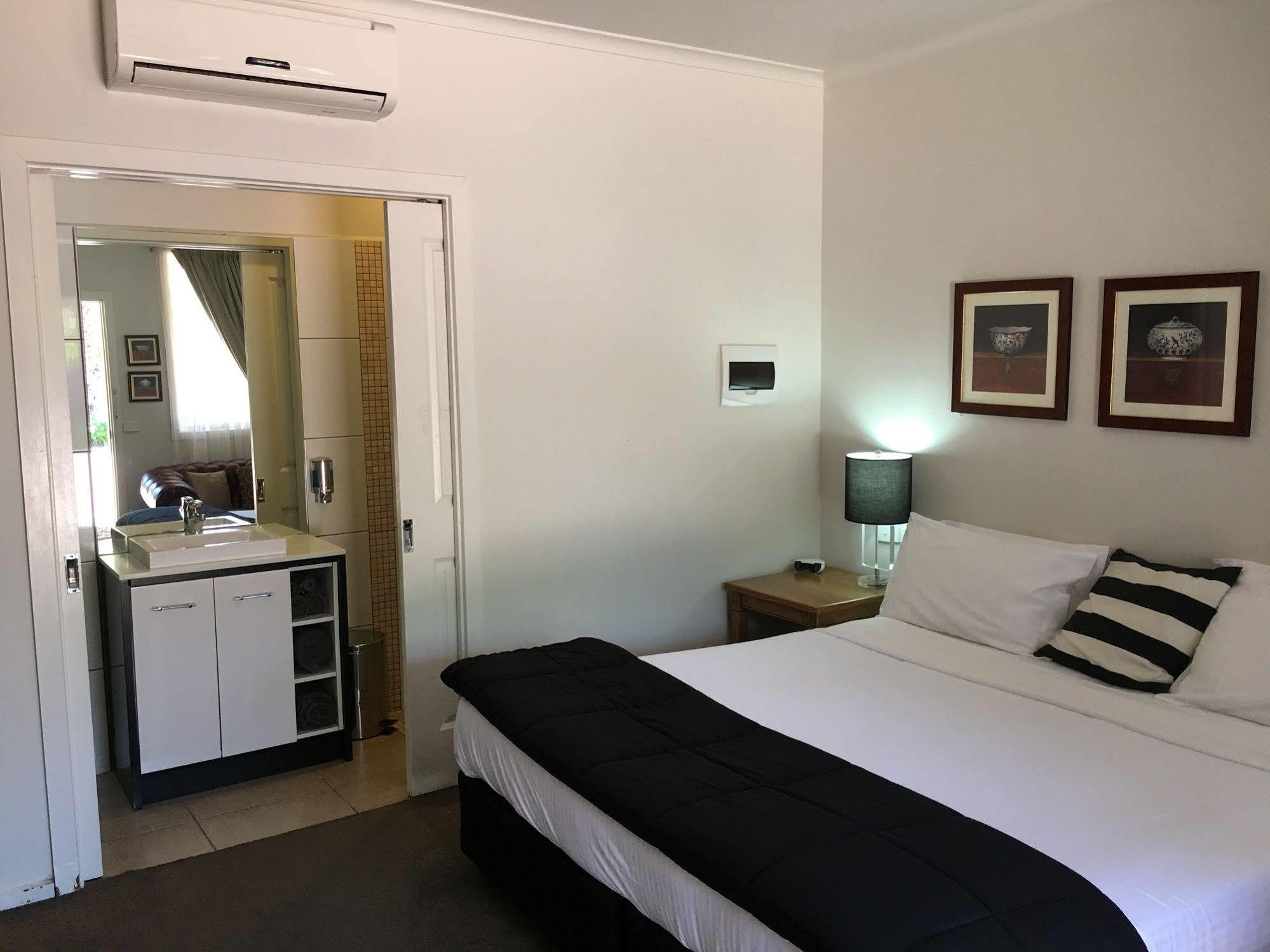 Norwood House Motel & Receptions Mornington Bagian luar foto