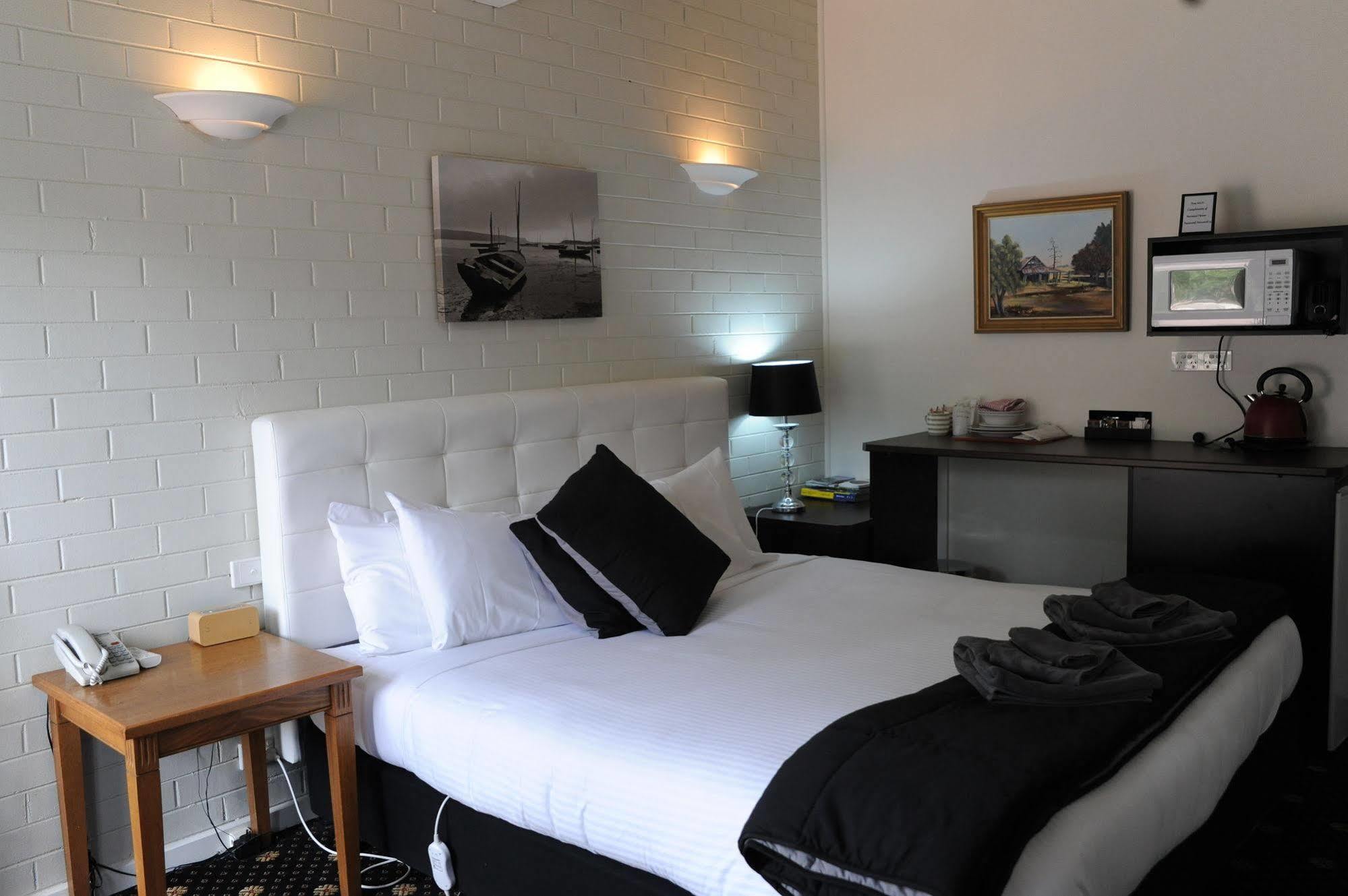 Norwood House Motel & Receptions Mornington Bagian luar foto